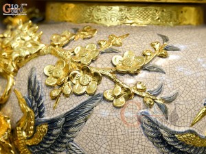 Đôi chóe men rạn đắp nổi kênh Công Đào Phú Quý dát vàng 24k, 40L