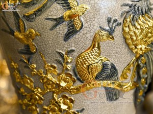 Đôi chóe men rạn đắp nổi kênh Công Đào Phú Quý dát vàng 24k, 40L