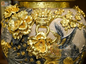 Đôi chóe men rạn đắp nổi kênh Công Đào Phú Quý dát vàng 24k, 40L