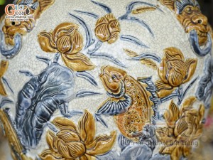 Đôi chóe men rạn đắp nổi Sen Cát Tường, 30L