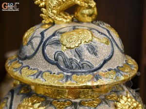 Đôi chóe men rạn đắp nổi tứ cảnh Tùng Cúc Sen Mai dát vàng 24k, 30L