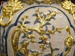 Đôi chóe men rạn đắp nổi tứ cảnh Tùng Cúc Sen Mai dát vàng 24k, 30L