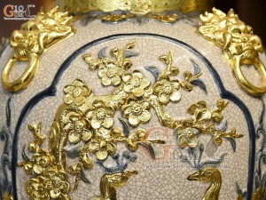 Đôi chóe men rạn đắp nổi tứ cảnh Tùng Cúc Sen Mai dát vàng 24k, 30L