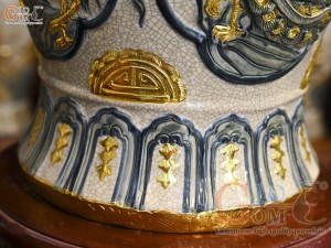 Đôi chóe men rạn đắp nổi tứ cảnh Tùng Cúc Sen Mai dát vàng 24k, 30L