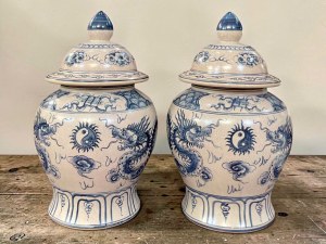 Đôi chóe men rạn họa tiết song long chầu nguyệt, cao 39cm