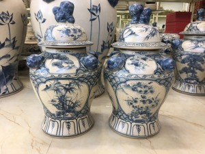 Đôi chóe men rạn họa tiết Tứ Cảnh, 100L