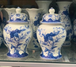 Đôi choé men lam vẽ Sen Tài Lộc, 3L