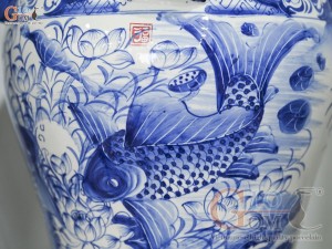 Đôi chóe men trắng vẽ Chép Sen xanh lam, 30L