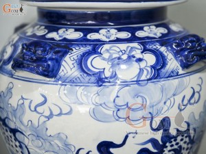 Đôi chóe men trắng vẽ Song Long Chầu Nguyệt xanh lam, 30L