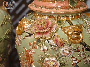 Đôi chóe men vân mây đắp nổi Công Đào Phú Quý, 30L