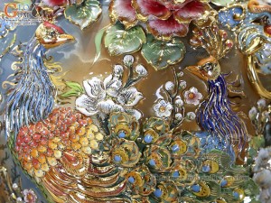 Đôi chóe men vân mây đắp nổi Công Đào Phú Quý vẽ vàng 24k, 60 Lít