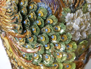 Đôi chóe men vân mây đắp nổi Công Đào Phú Quý vẽ vàng 24k, 60 Lít