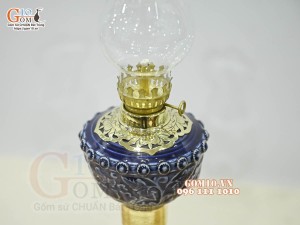 Đôi đèn dầu chân đồng khắc nổi hoa phù dung, cao 25cm