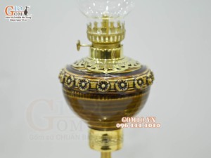 Đôi đèn dầu chân đồng men cổ màu vàng, cao 25cm