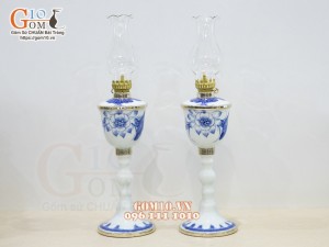 Đôi đèn dầu dáng vuông men lam vẽ Sen Tài Lộc, cao 34cm