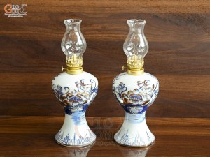 Đôi đèn dầu chân váy men lam cổ vẽ Sen Đại Cát vẽ vàng, cao 17cm