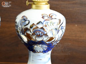 Đôi đèn dầu chân váy men lam cổ vẽ Sen Đại Cát vẽ vàng, cao 17cm