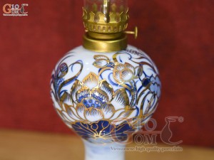 Đôi đèn dầu Đại Phát men lam cổ vẽ vàng 24k, cao 18cm