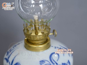 Đôi đèn dầu chân váy men lam cổ vẽ Sen Đại Cát, cao 17cm