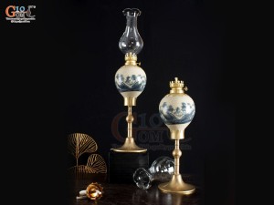 Đôi đèn dầu dáng quả lê men rạn cảnh sơn thủy, cao 26cm