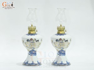 Đôi đèn dầu dáng vuông men lam cổ vẽ Sen Tài Lộc, vẽ vàng 24k, cao 18cm