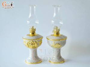 Đôi đèn dầu dáng vuông men rạn đắp nổi hoa Sen dát vàng 24k, cao 18cm