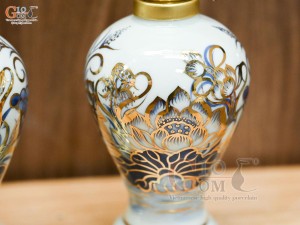 Đôi đèn dầu dáng xoài men lam vẽ Sen Đại Cát, vẽ vàng 24k cao 18cm