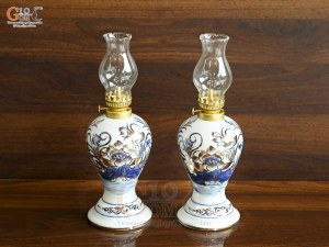 Đôi đèn dầu dáng xoài men lam vẽ Sen Đại Cát vẽ vàng, cao 18cm