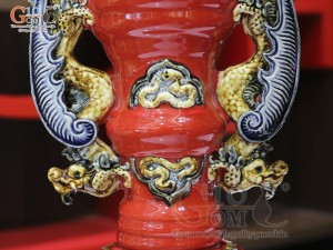 Đôi đèn dầu mạc men màu đỏ, đắp nổi Rồng, cao 40cm (Bọc đồng)