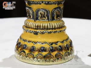 Đôi đèn dầu mạc men màu vàng, đắp nổi Rồng, cao 40cm (Bọc đồng)