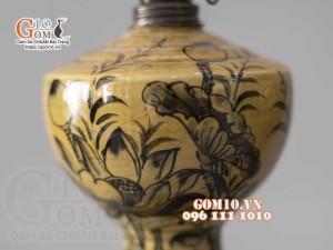 Đôi đèn dầu men cổ vẽ Hoa Sen, cao 20cm