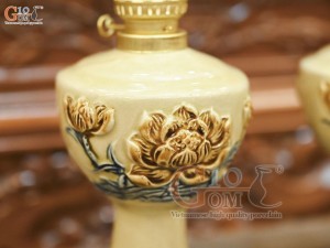 Đôi đèn dầu men hoàng tộc đắp nổi Sen Cát Tường, cao 25cm