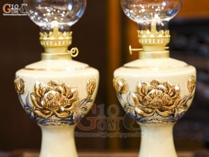 Đôi đèn dầu men hoàng tộc đắp nổi Sen Cát Tường vẽ vàng 24k, cao 16cm