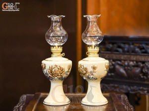 Đôi đèn dầu men hoàng tộc đắp nổi Sen Cát Tường vẽ vàng 24k, cao 16cm