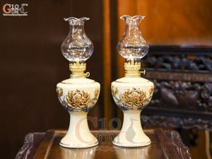 Đôi đèn dầu men hoàng tộc đắp nổi Sen Cát Tường vẽ vàng 24k, cao 16cm
