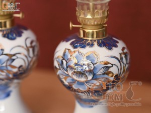 Đôi đèn dầu men lam cổ vẽ vàng 24k, cao 18cm