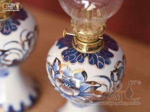 Đôi đèn dầu men lam cổ vẽ vàng 24k, cao 18cm