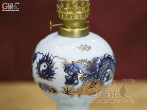 Đôi đèn dầu men lam họa tiết Rồng vẽ vàng 24k, cao 28cm(Cả bóng)
