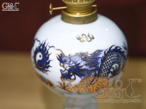 Đôi đèn dầu men lam họa tiết Rồng vẽ vàng 24k, cao 28cm(Cả bóng)
