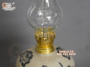 Đôi đèn dầu men rạn cổ hoạ tiết hoa sen, cao 18cm