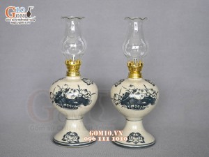 Đôi đèn dầu men rạn cổ hoạ tiết hoa sen, cao 18cm