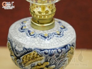 Đôi đèn dầu men rạn đắp nổi rồng Như Ý, cao 25cm (Cả bóng)