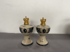 Đôi đèn dầu men rạn hoạ tiết rồng , cao 16cm