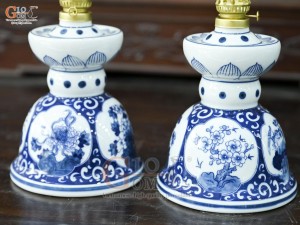 Đôi đèn dầu men trắng họa tiết Tứ Cảnh Tài Lộc, cao 20cm