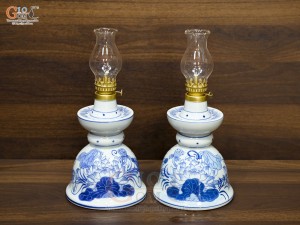 Đôi đèn dầu tháp men lam vẽ hoa Sen Đại Cát, cao 19cm