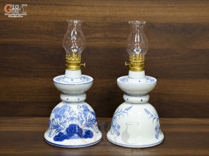 Đôi đèn dầu tháp men lam vẽ hoa Sen Đại Cát, cao 19cm