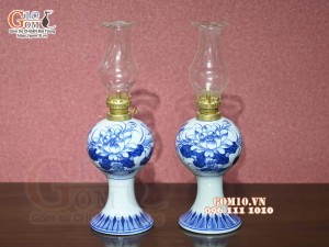 Đôi đèn dầu tròn men lam cổ vẽ Sen Cát Tường, cao 16cm (S2)