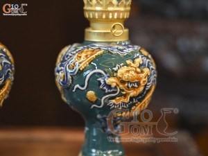Đôi đèn dầu tròn men màu đắp nổi Rồng Như Ý nền xanh lục bảo, cao 16cm