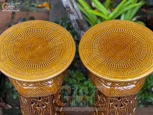 Đôi đôn gốm men nâu cổ khắc hoa, cao 65cm