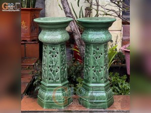 Đôi đôn gốm men xanh cổ khắc hoa, cao 65cm